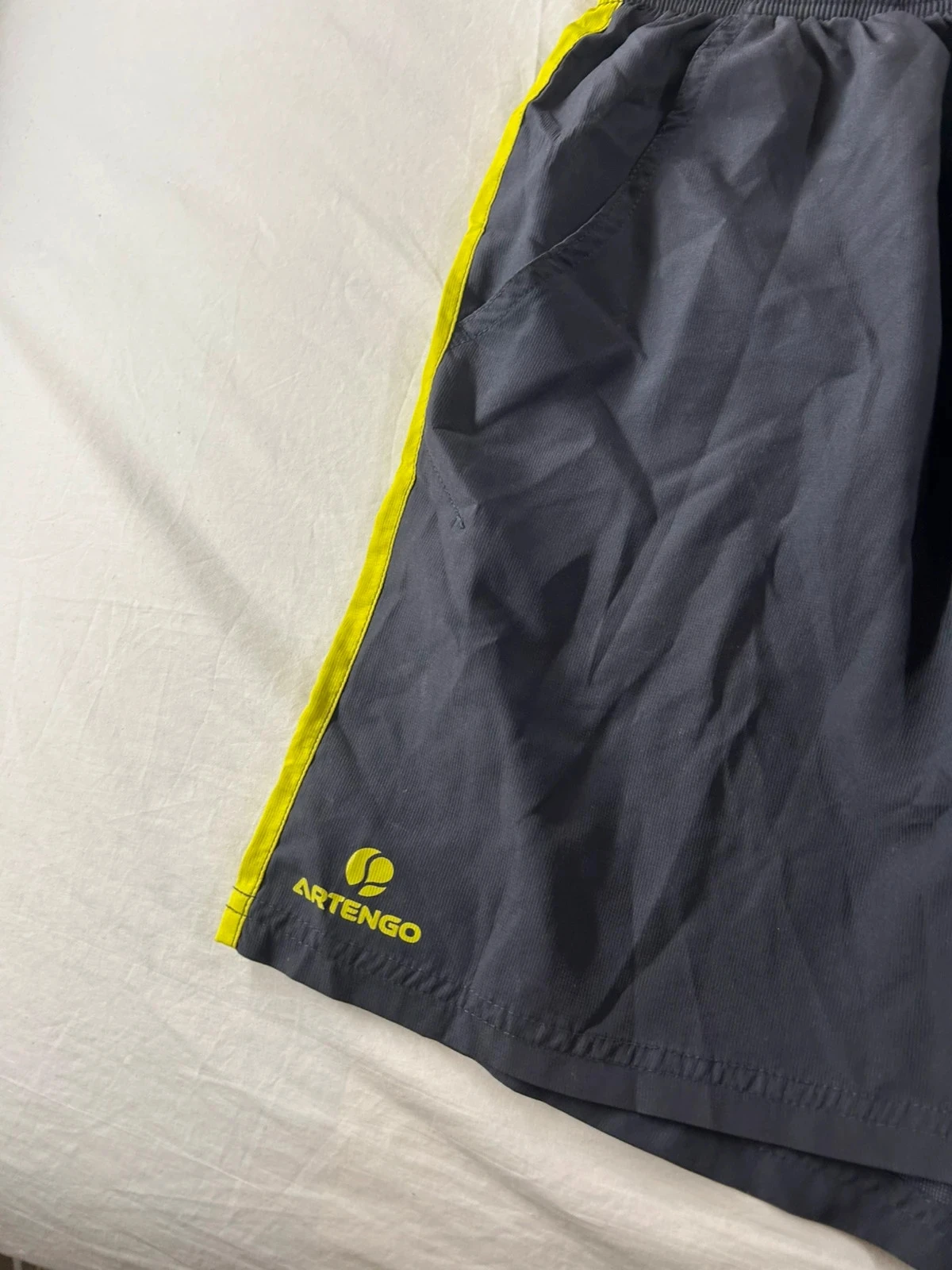 Short gris à rayures jaune vintage artengo – photo 4